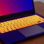 Câmera térmica mostrando notebook superaquecido na área do teclado