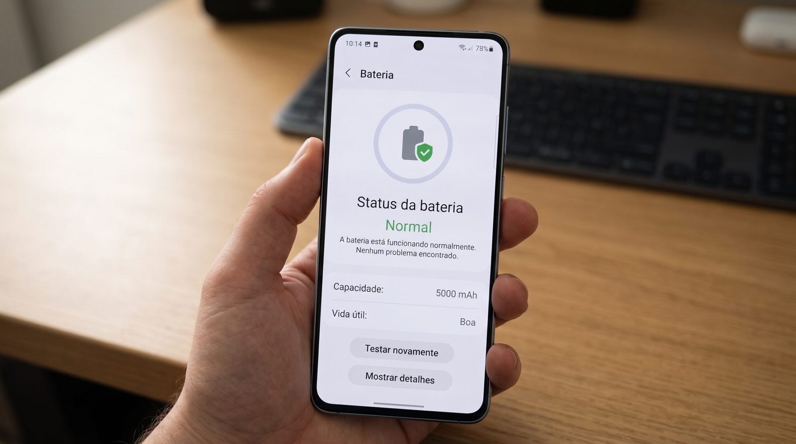 Menu nativo de assistência do aparelho no Android mostrando o diagnóstico oficial de status da bateria como normal