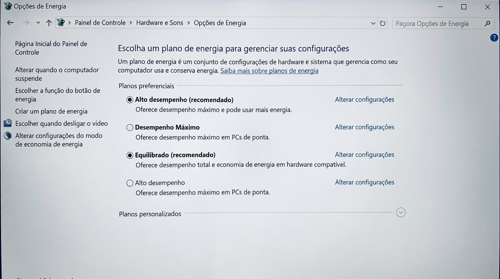 Tela de configurações de energia e bateria do Windows 11 selecionando a opção de melhor desempenho